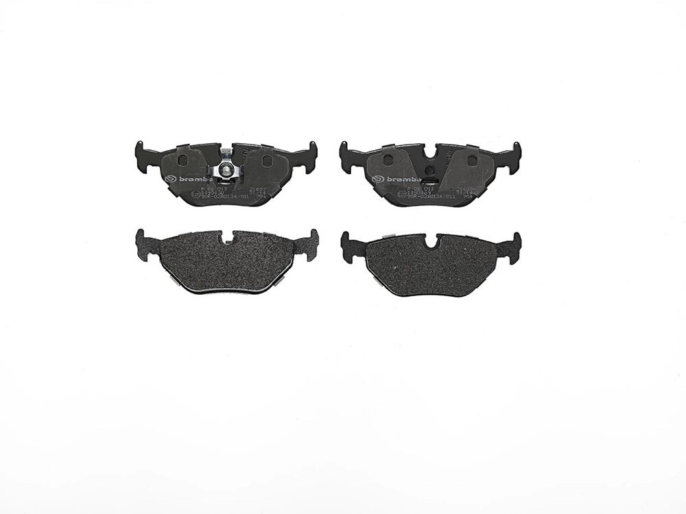 BREMBO Bremsbelagsatz, Scheibenbremse BREMSBELÄGE, RICHTUNGSGEBUNDEN hinten rechts links ohne Zubehör für BMW 34212157617 34211165233 34211160340 P 06