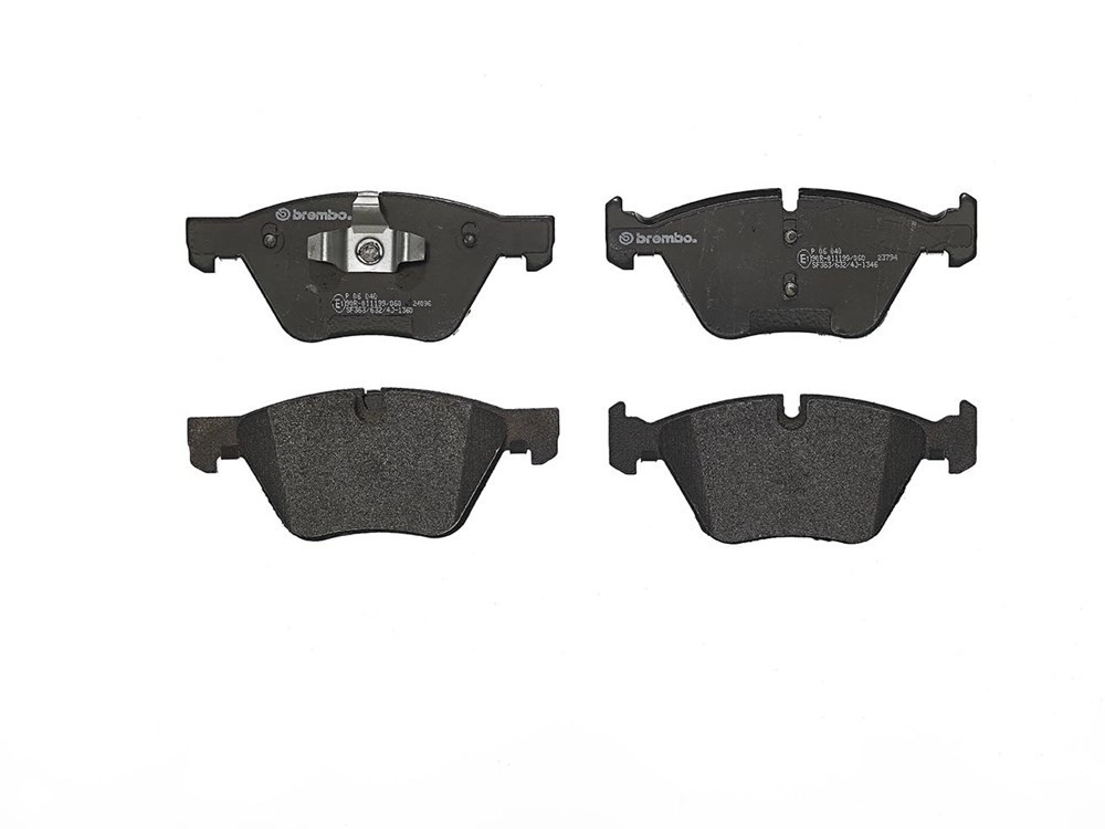 BREMBO Bremsbelagsatz, Scheibenbremse vorne rechts links ohne Zubehör für BMW 34116797859 34116777772 34116771972 P 06 040