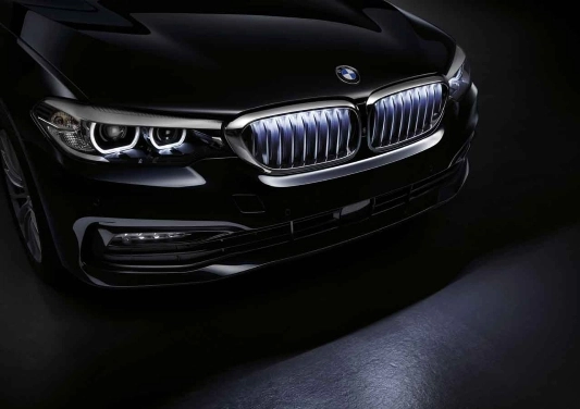 BMW M Performance Frontziergitter Iconic Glow Luxury 5er G30 G31