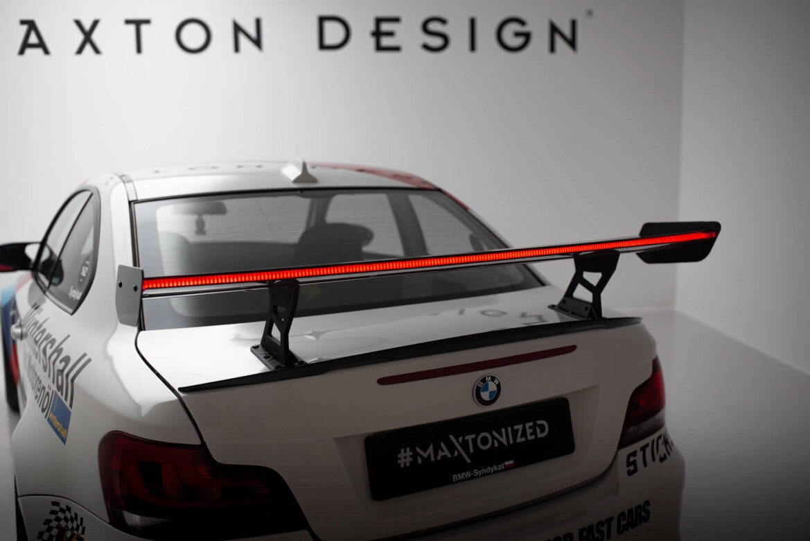 Carbon Heckspoiler Heckflügel Standfuß Innen V.2 + LED passend für BMW 1er M E82
