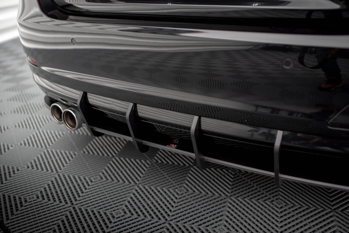Heckansatz Diffusor passend für BMW 4er Gran Coupe F36 roter Kern + Hochglanz Flaps