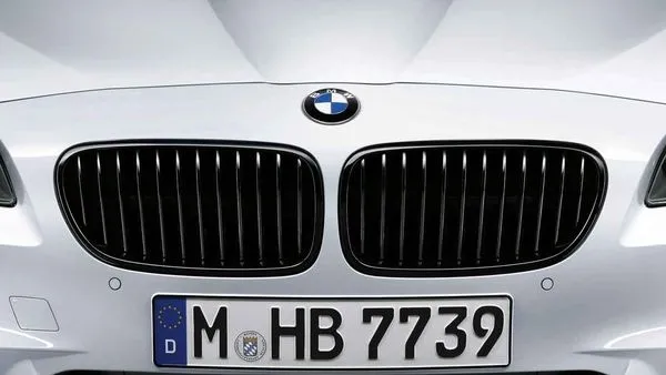 orig. BMW M Performance 5er F10 F11 LCI Frontziergitter Ziergitter Satz schwarz rechts