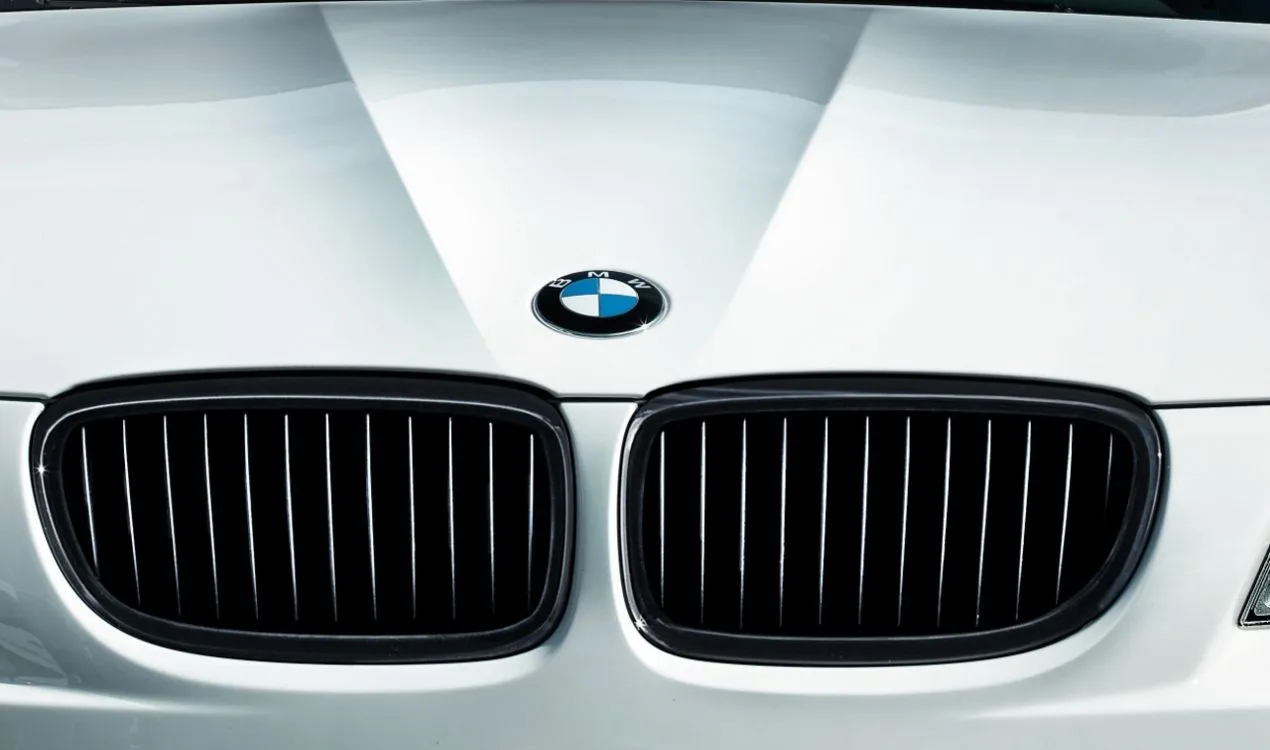 orig. BMW M Performance 3er E90 E92 E93 LCI Frontziergitter Ziergitter schwarz rechts